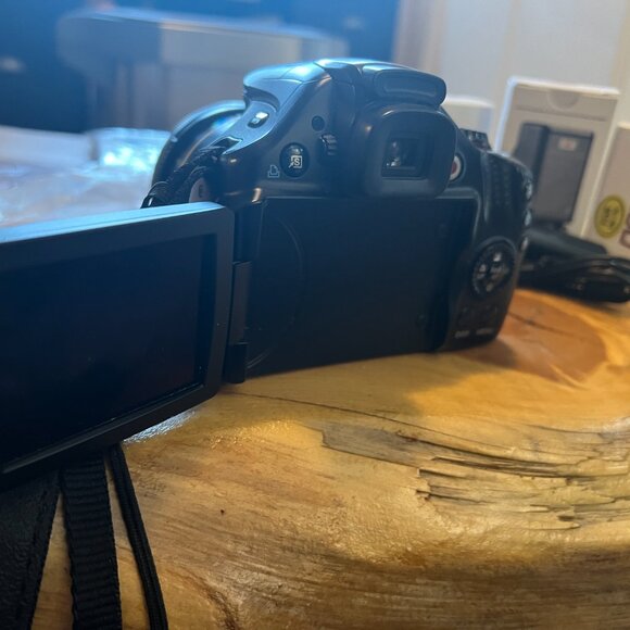 Canon SX40HS 12MP beautiful camera, with 35X Optical Zoom and accessories - Picture 5 of 14